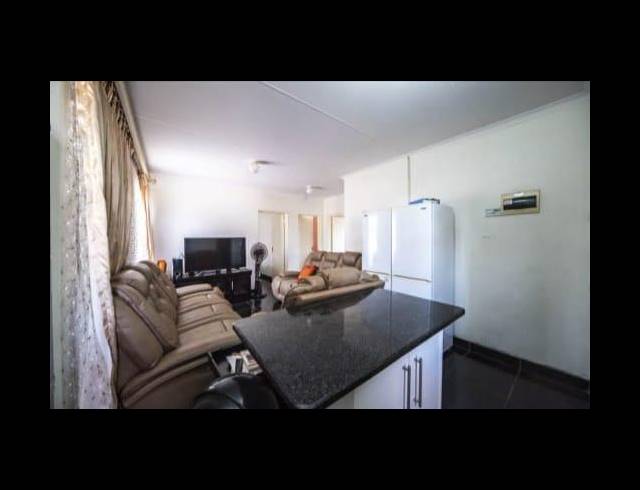 3 BEDROOM HOUSE FOR SALE IN SALFIN